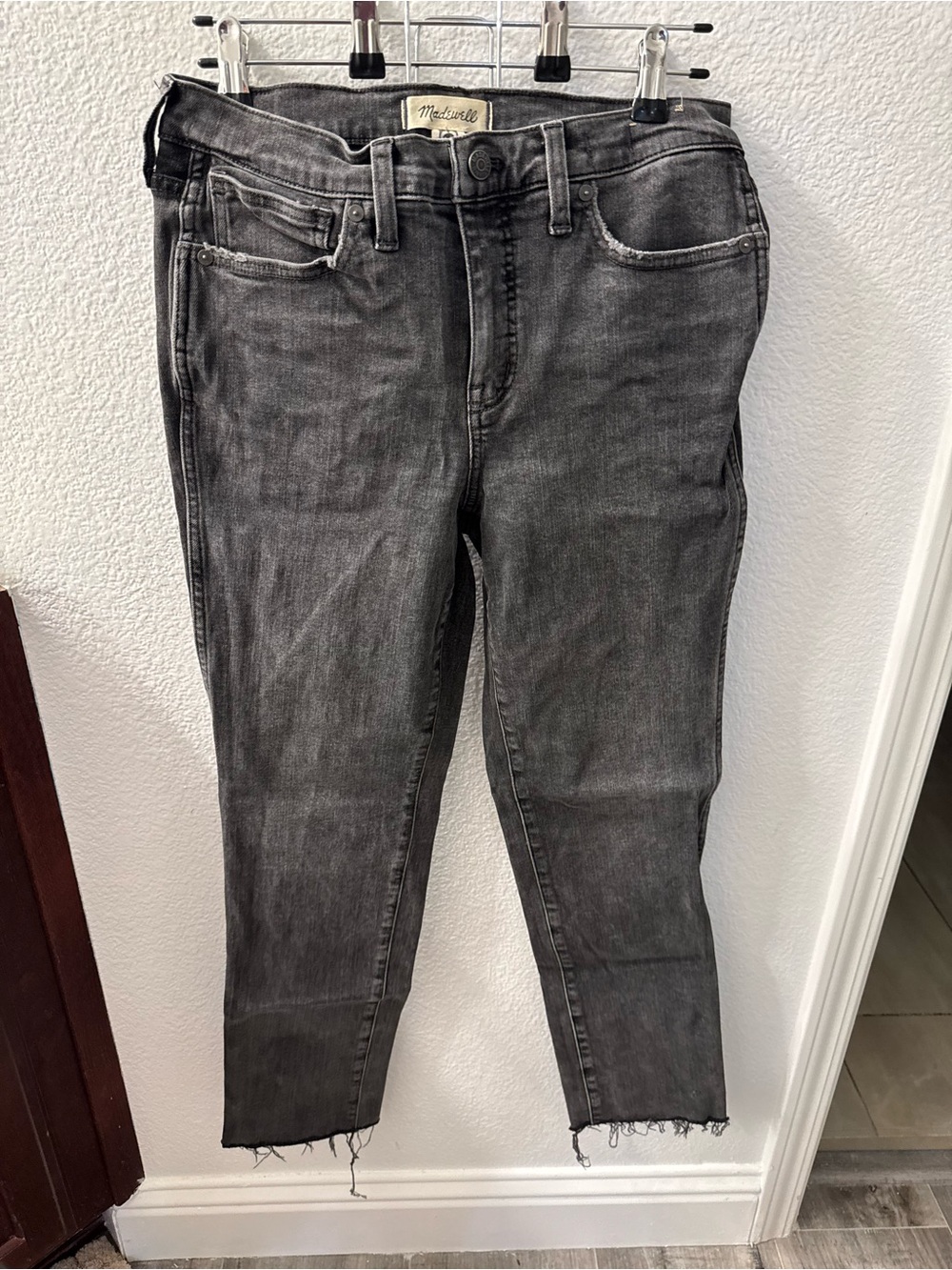 Madewell Raw-Hem mid rise stovepipe in Washed Black